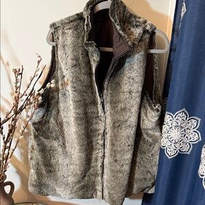 Cato Reversible Gray Faux Fur Vest size 22W/24W